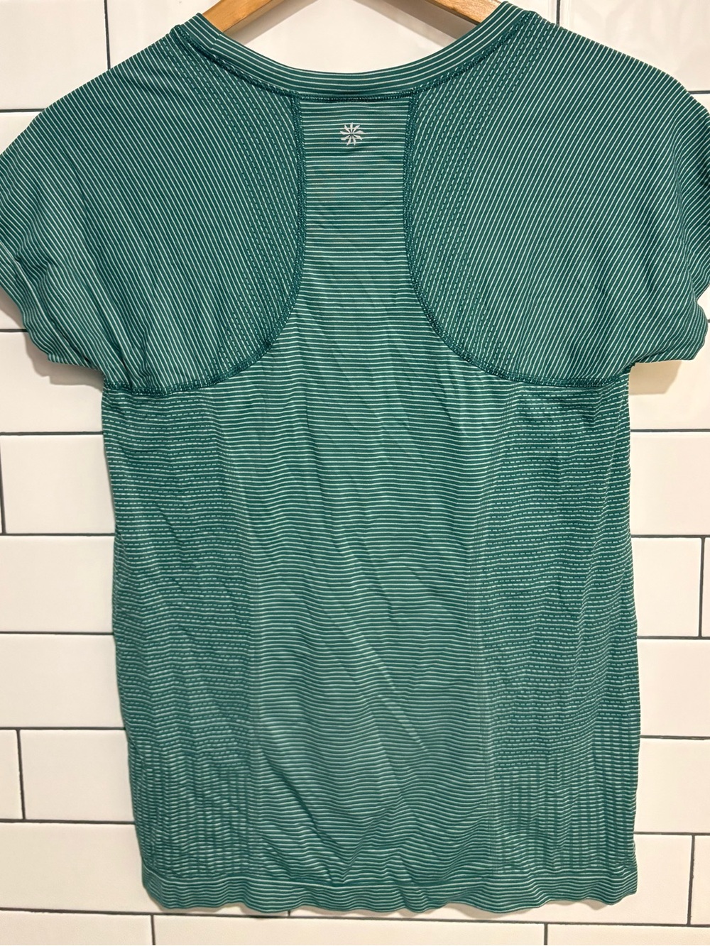 Athleta Momentum Flex Tee Alpine Mini Stripe M - Picture 3 of 6